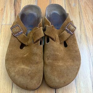 Birkenstock Boston Size 39 Suede Clog in Mink